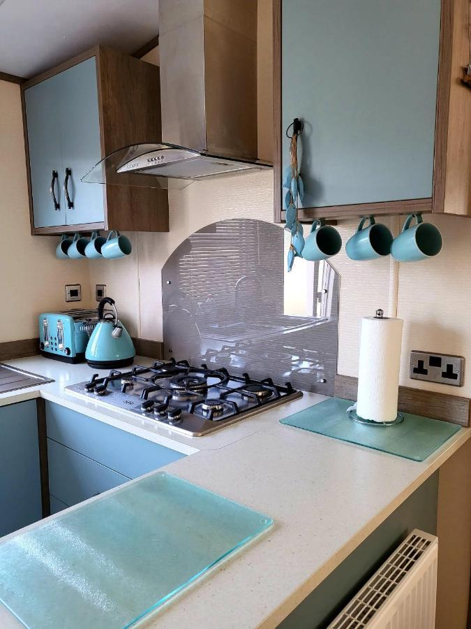Luxury Woodland Retreat Holiday Home - Shorefield Country Park Downton  المظهر الخارجي الصورة
