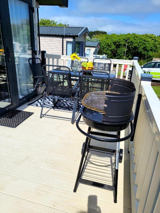 Luxury Woodland Retreat Holiday Home - Shorefield Country Park Downton  المظهر الخارجي الصورة