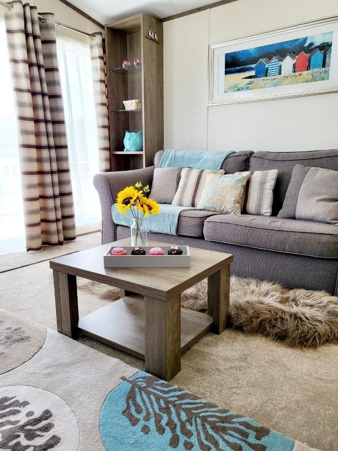 Luxury Woodland Retreat Holiday Home - Shorefield Country Park Downton  المظهر الخارجي الصورة