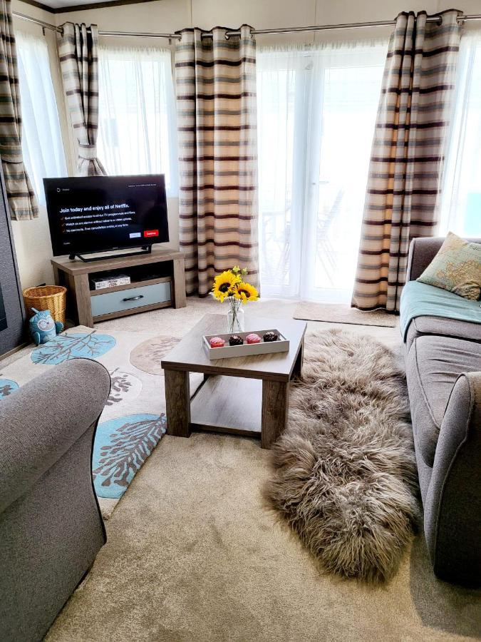 Luxury Woodland Retreat Holiday Home - Shorefield Country Park Downton  المظهر الخارجي الصورة
